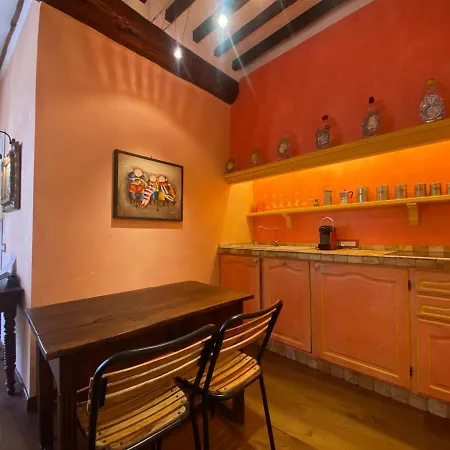Apartment C051-appt Standing Au Coeur Du Suquet - St Antoine 2 Cannes